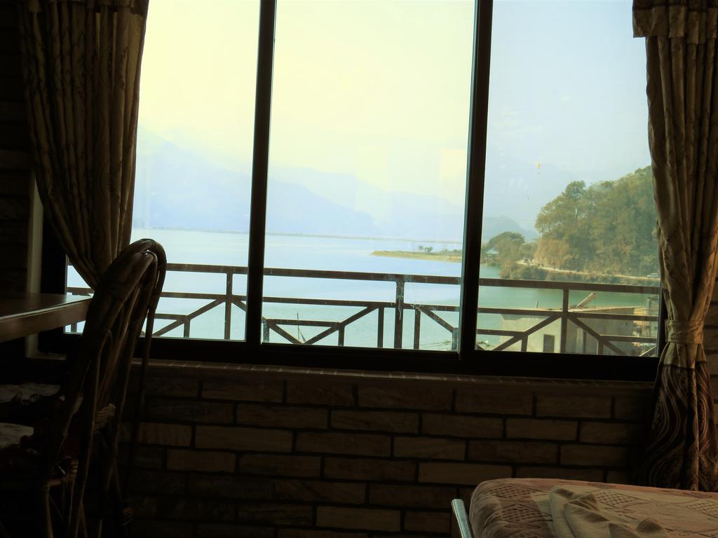 Lake Vision Guesthouse Pokhara Exterior photo