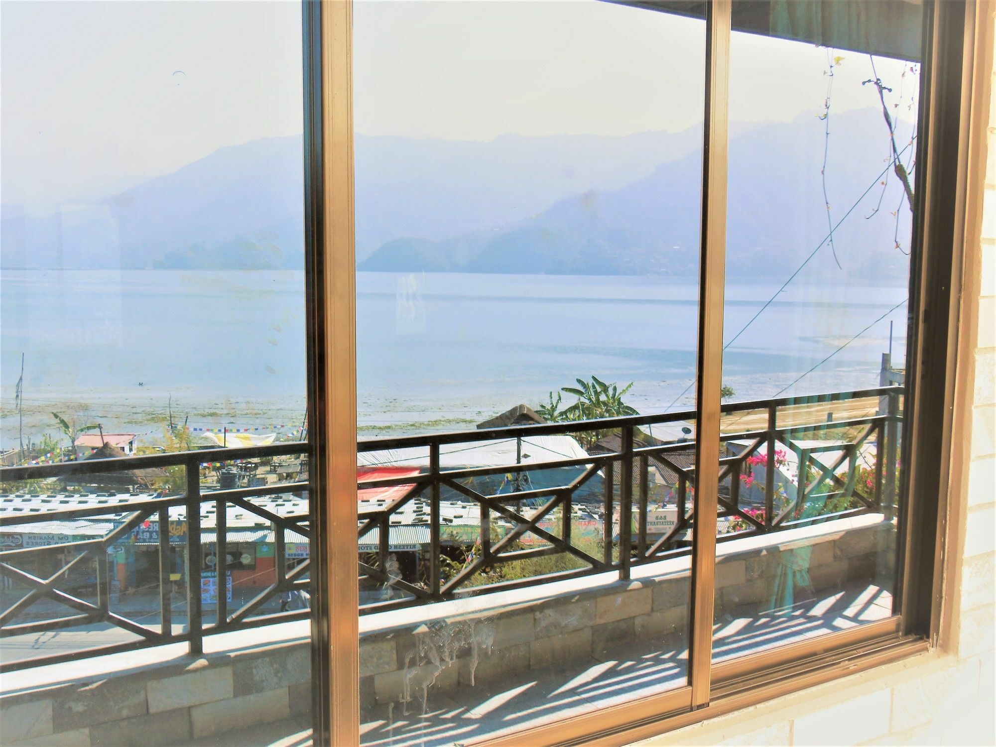 Lake Vision Guesthouse Pokhara Exterior photo